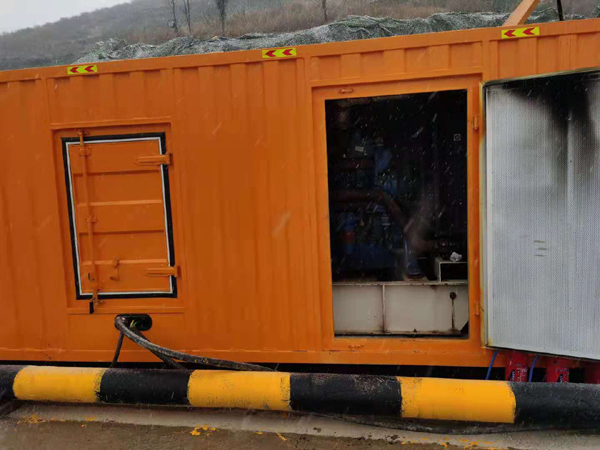 安达发电机出租 柴油发电机组电压低报警怎么办？