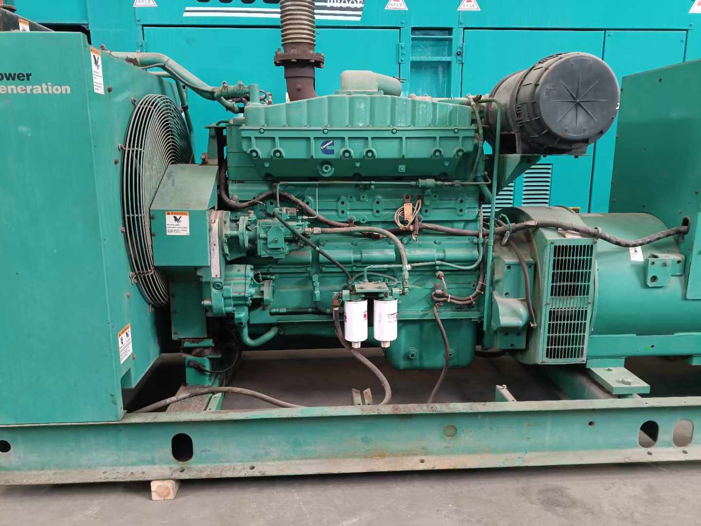 安达过载会对 600kW 柴油发电机组造成哪些损害？